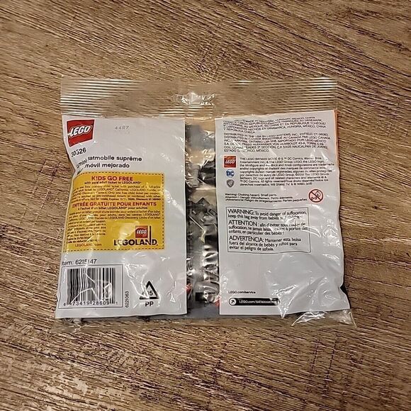 LEGO 30526 The Batman Movie: The Mini Ultimate Batmobile - Picture 3 of 3